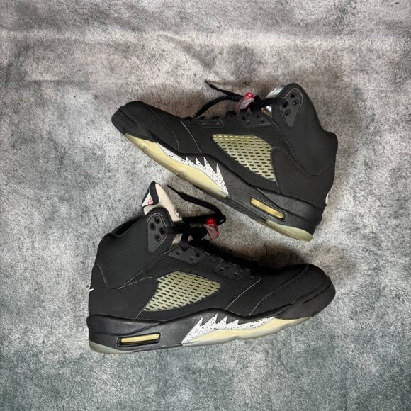 Size 10 | Jordan 5 Metallic With Box | Pre-Owned - Picture 5 of 9